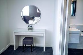 Russell Square Apartment