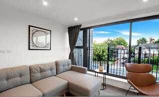Modern Penthouse in Wembley