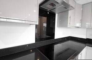 Modern Penthouse in Wembley