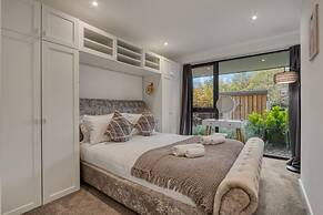 3-bed 2-bath Wembley Apartment With Free Parking