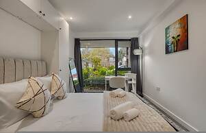 3-bed 2-bath Wembley Apartment With Free Parking