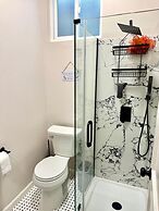 GORGEOUS 3 BEDROOM IN DOWNTOWN