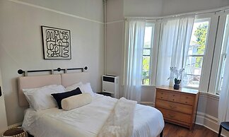 GORGEOUS 3 BEDROOM IN DOWNTOWN