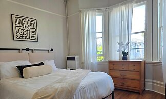 GORGEOUS 3 BEDROOM IN DOWNTOWN