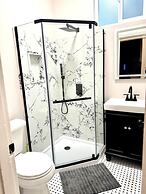 GORGEOUS 3 BEDROOM IN DOWNTOWN
