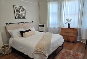 GORGEOUS 3 BEDROOM IN DOWNTOWN