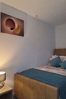 2 Bed Home - Parking, Private Garden, Wifi