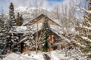Glacier's Reach by Whistler Premier