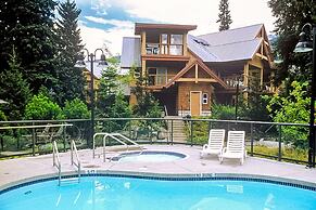 Glacier's Reach by Whistler Premier