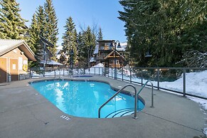 Glacier's Reach by Whistler Premier