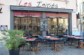 Les Initiés