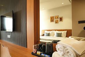 Mastiff Hotel Crystara, Jalgaon
