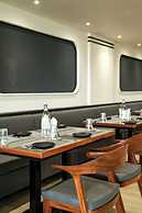 Mastiff Hotel Crystara, Jalgaon