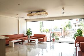 Mastiff Hotel Crystara, Jalgaon