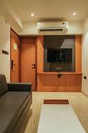 Mastiff Hotel Crystara, Jalgaon