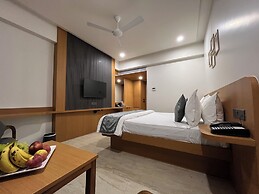 Mastiff Hotel Crystara, Jalgaon
