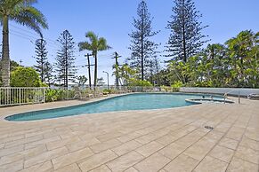 Bright 2 Bed Apartment With Ocean Views