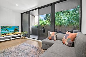 Stylish Apartment in Ikebana Complex