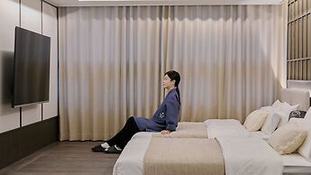 Loop Seoul Hotel Retreat By Anook Hongdae