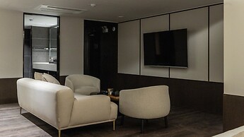 Loop Seoul Hotel Retreat By Anook Hongdae