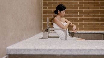 Loop Seoul Hotel Retreat By Anook Hongdae