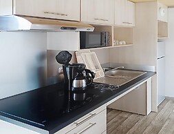 Lake View Cottage With Terrace for 6