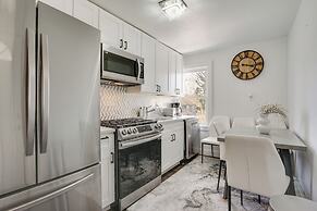 Easy Access to Nyc! Sleek Suburban Apartment