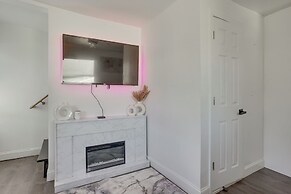Easy Access to Nyc! Sleek Suburban Apartment