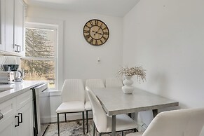 Easy Access to Nyc! Sleek Suburban Apartment