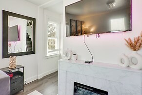 Easy Access to Nyc! Sleek Suburban Apartment