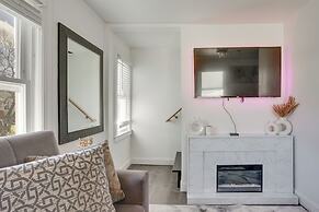 Easy Access to Nyc! Sleek Suburban Apartment