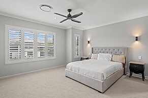 Brand New Riverfront Home, Pool and Sunrise Views