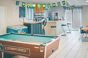 Cottage With Heated Pool in Monclar
