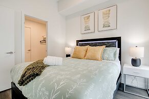 Stylish Downtown Suite With Patio City Views