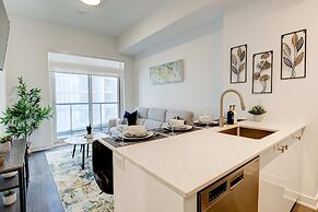 Stylish Downtown Suite With Patio City Views