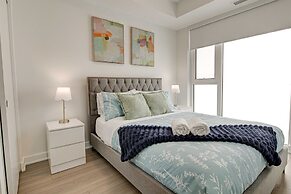 Modern High-rise Condo w City Views Balcony