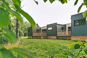 6 Guest Cottage With Pool & Terrace