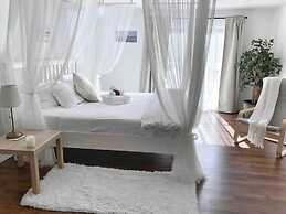 Romantic Studio Cottage
