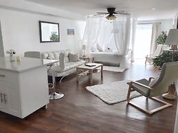 Romantic Studio Cottage