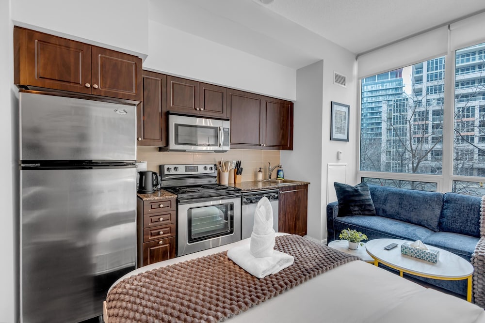 The Bayview - Downtown Toronto