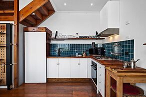 Vintage Loft Residence With Open-plan Mezzanine's
