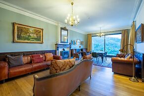 Elegant Castle for 19 Guests