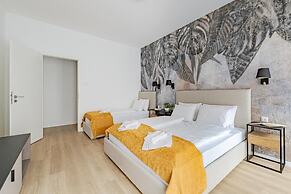 D52 Apartment Hotel