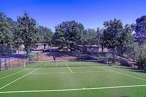 Monclar Escape With Tennis & Shared Pool