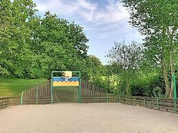 Monclar Escape With Tennis & Shared Pool
