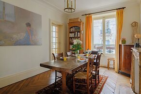 Paris Center St Claude residence