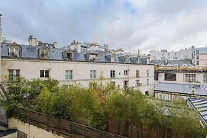 Paris Center St Claude residence