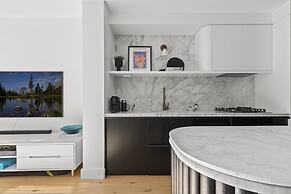 Bright 2 Bed House in Surry Hills