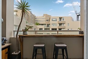 Spacious 1 Bed Near Manly Beach
