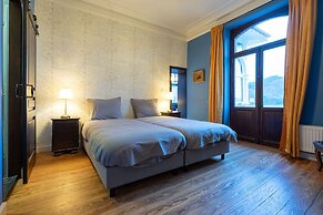 Elegant Castle for 12 Guests